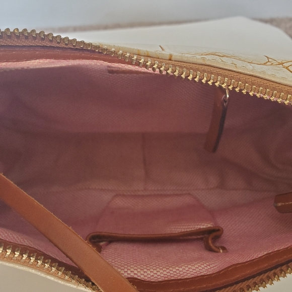 Authentic Dooney and Bourke crocodile embossed Shoulder bag - Picture 7 of 8